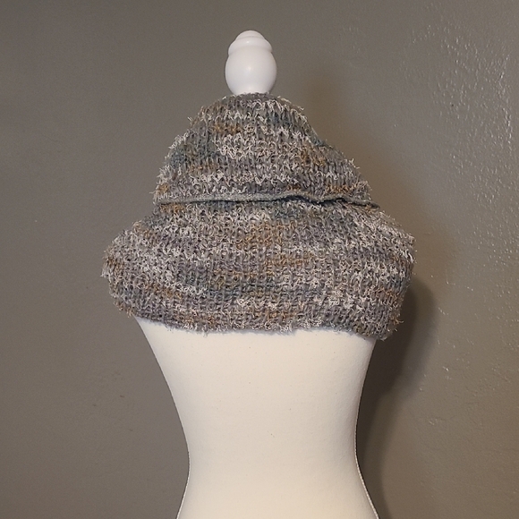 Cozy Multicolor Knit Infinity Cowl Neck Scarf NWOT - Picture 2 of 6